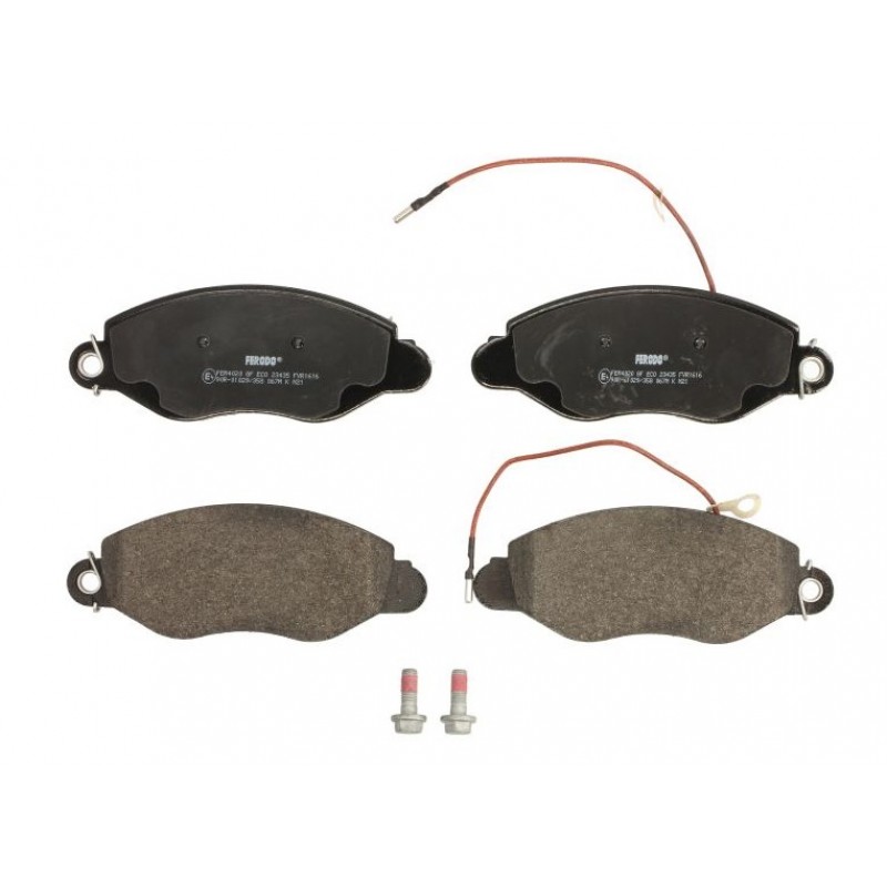 Предни накладки FVR1616 Nissan Cabstar